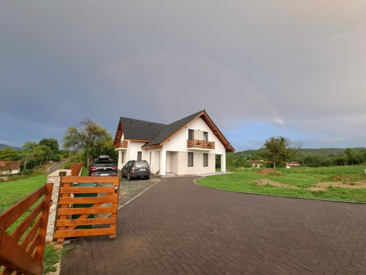 Eco Familia Hotel Pojoga Buitenkant foto