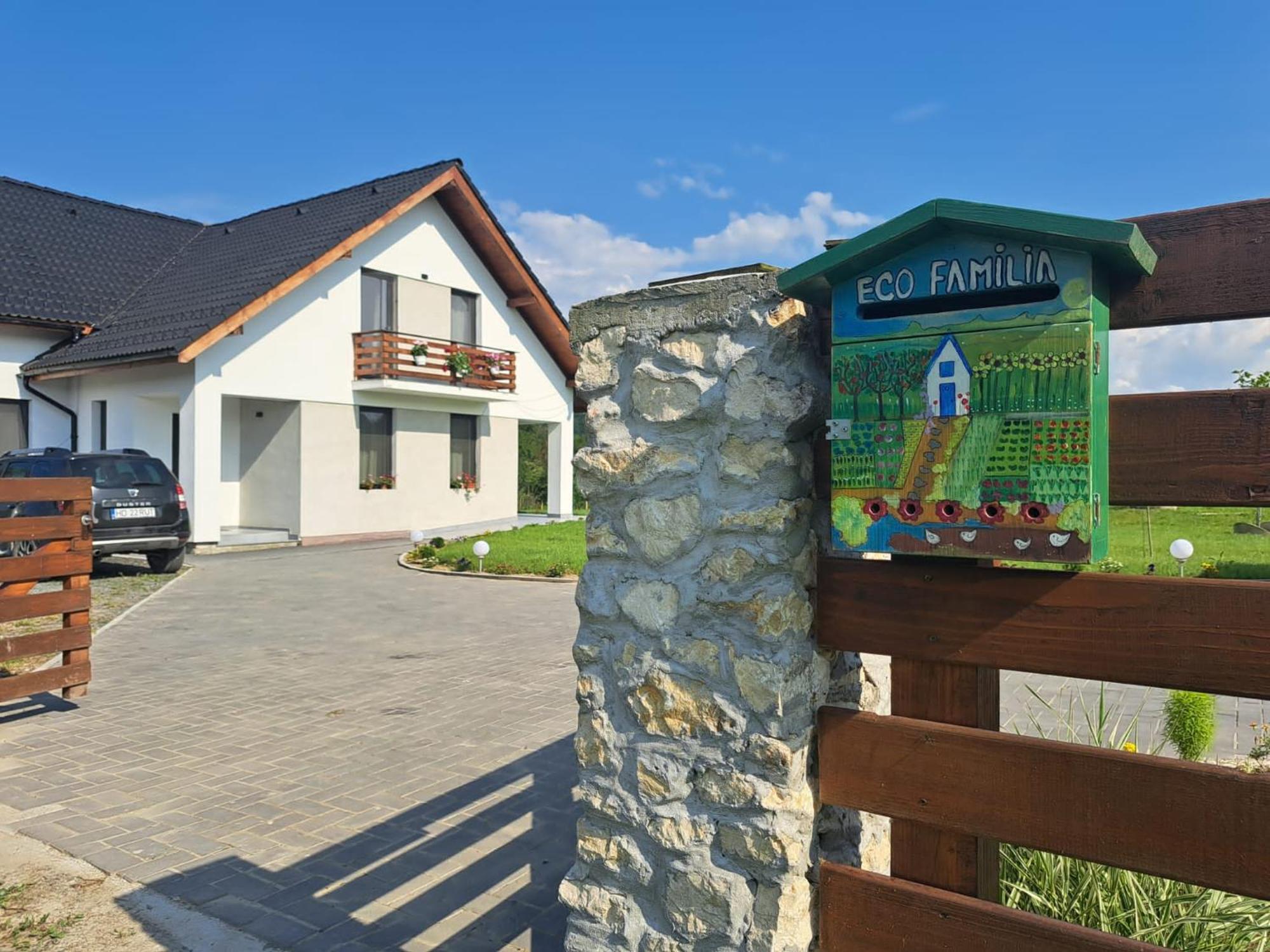Eco Familia Hotel Pojoga Buitenkant foto